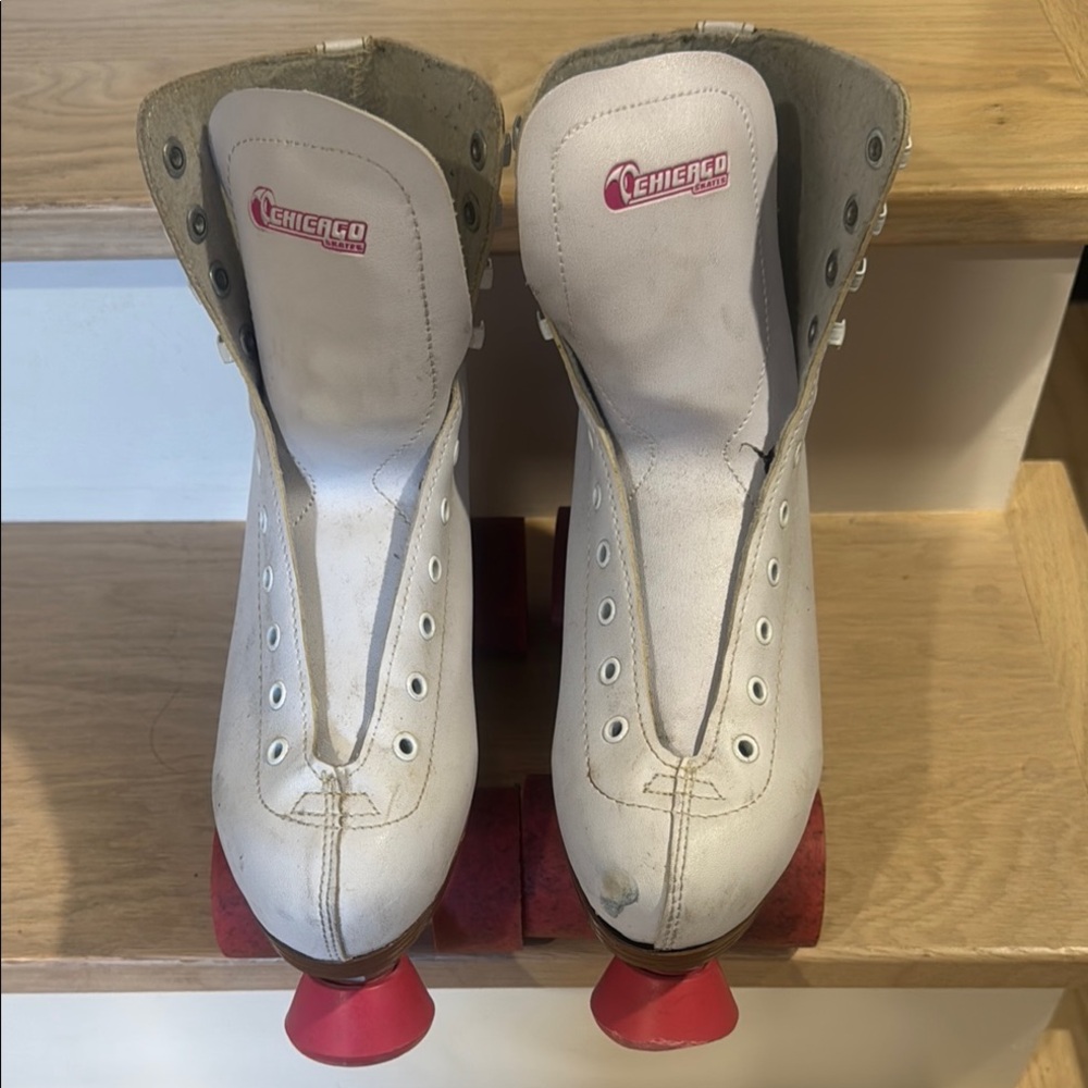 Chicago Skates Roller skates Ladies size 8 white boots on pink wheels